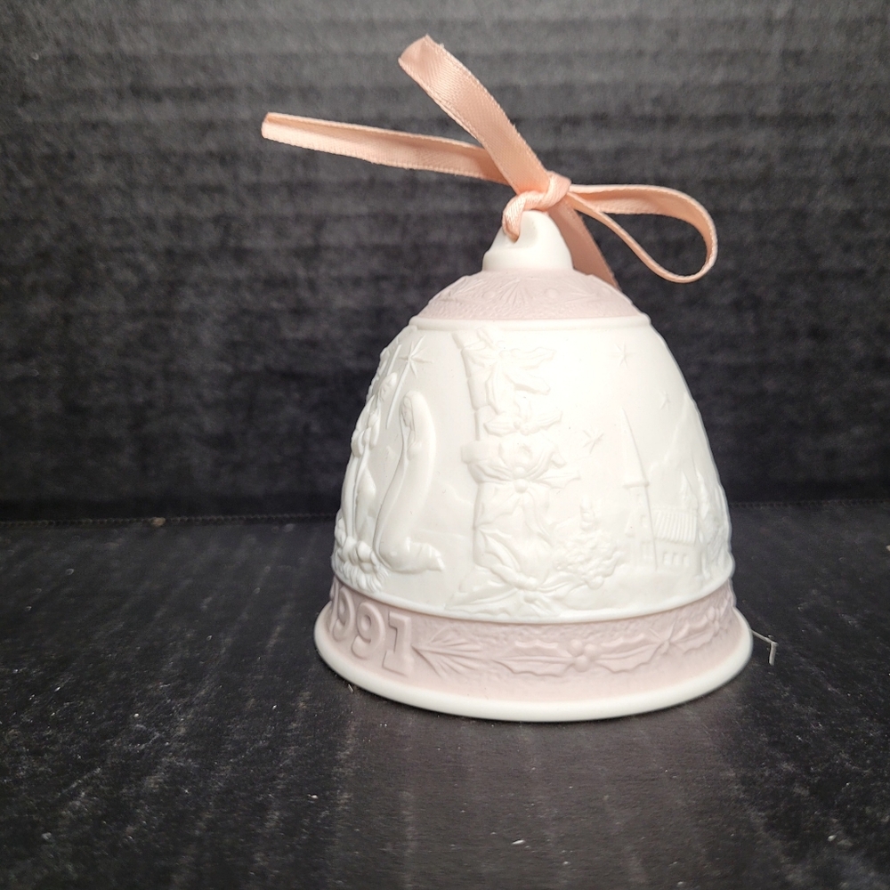 1991 Lladro Campanita Navidad 1.991 Christmas Bell with Pink and White #5803 - Picture 6 of 10